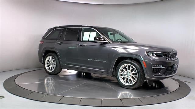 2022 Jeep Grand Cherokee Summit