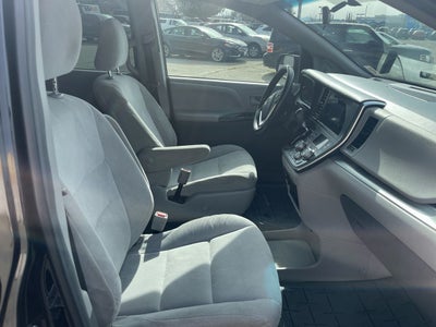 2017 Toyota Sienna L 7-Passenger