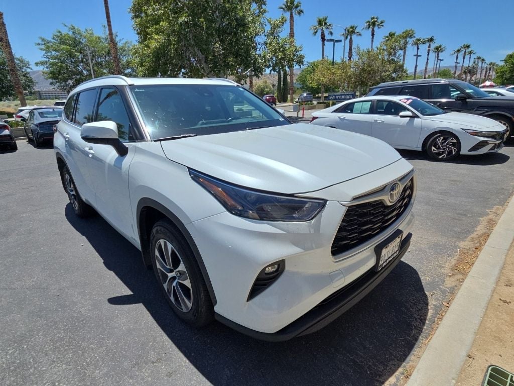 2022 Toyota Highlander Hybrid XLE