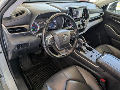 2022 Toyota Highlander Hybrid XLE