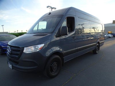 2022 Mercedes-Benz Sprinter Cargo Van 2500