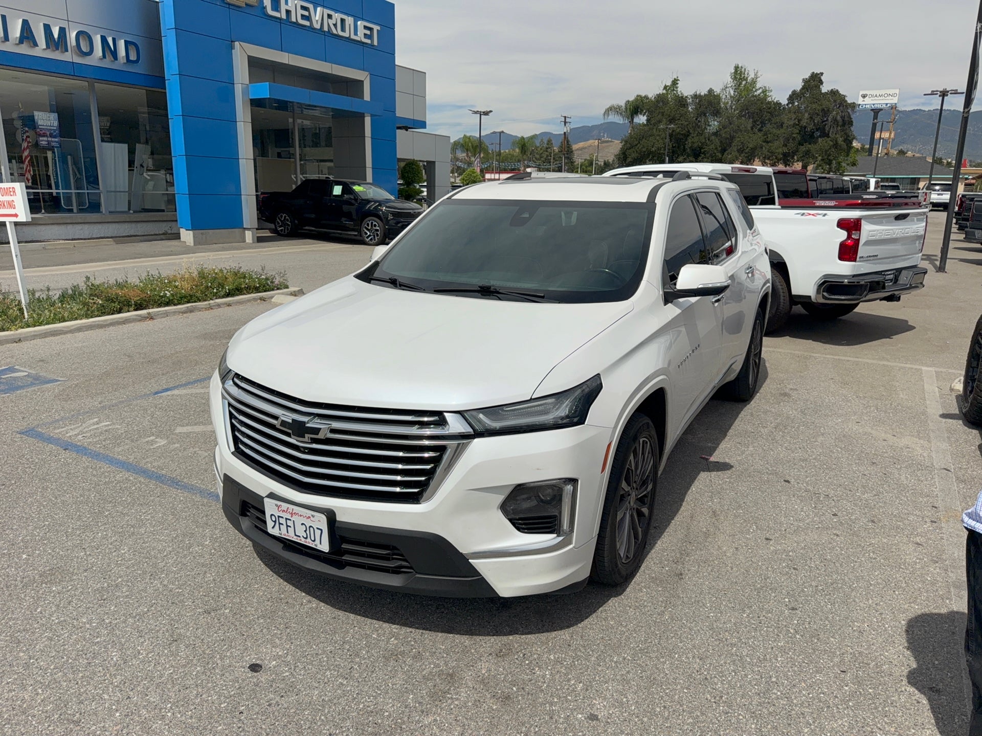 2023 Chevrolet Traverse Premier