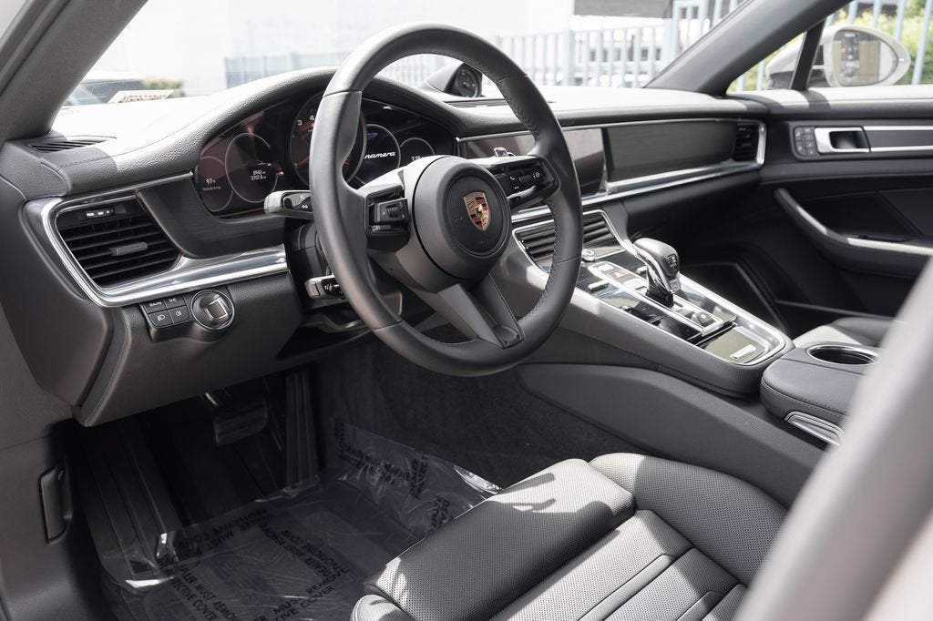 2023 Porsche Panamera Base