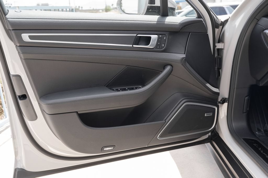 2023 Porsche Panamera Base