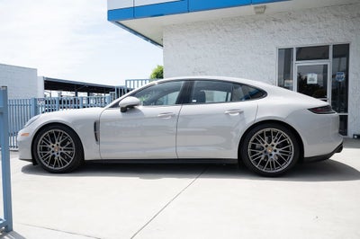 2023 Porsche Panamera Base