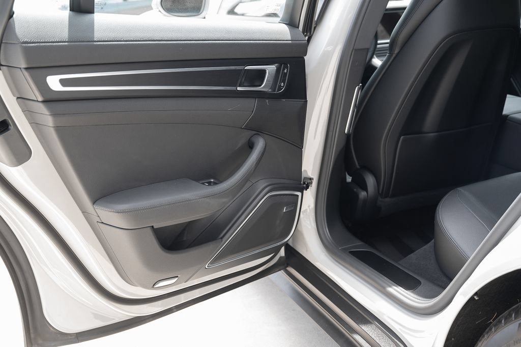 2023 Porsche Panamera Base
