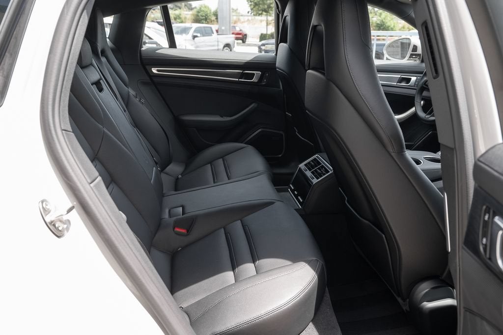 2023 Porsche Panamera Base