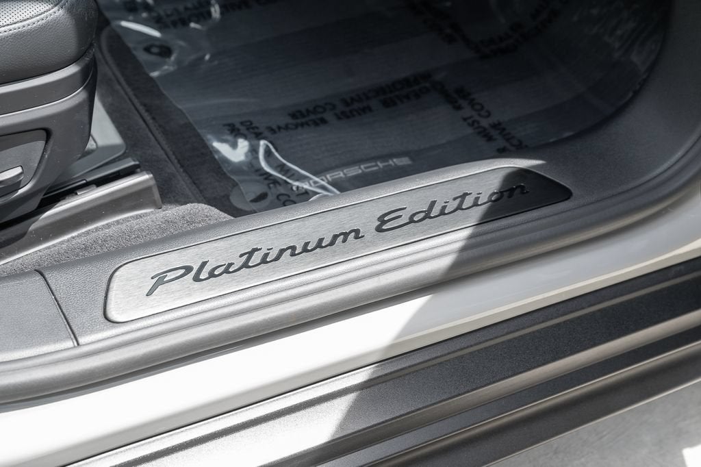 2023 Porsche Panamera Base