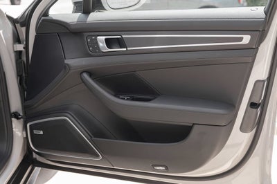 2023 Porsche Panamera Base