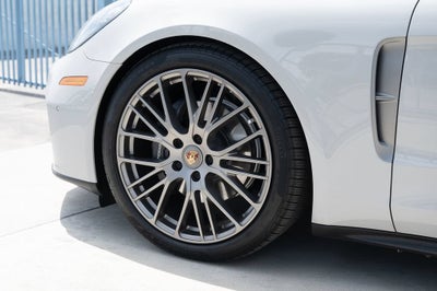 2023 Porsche Panamera Base