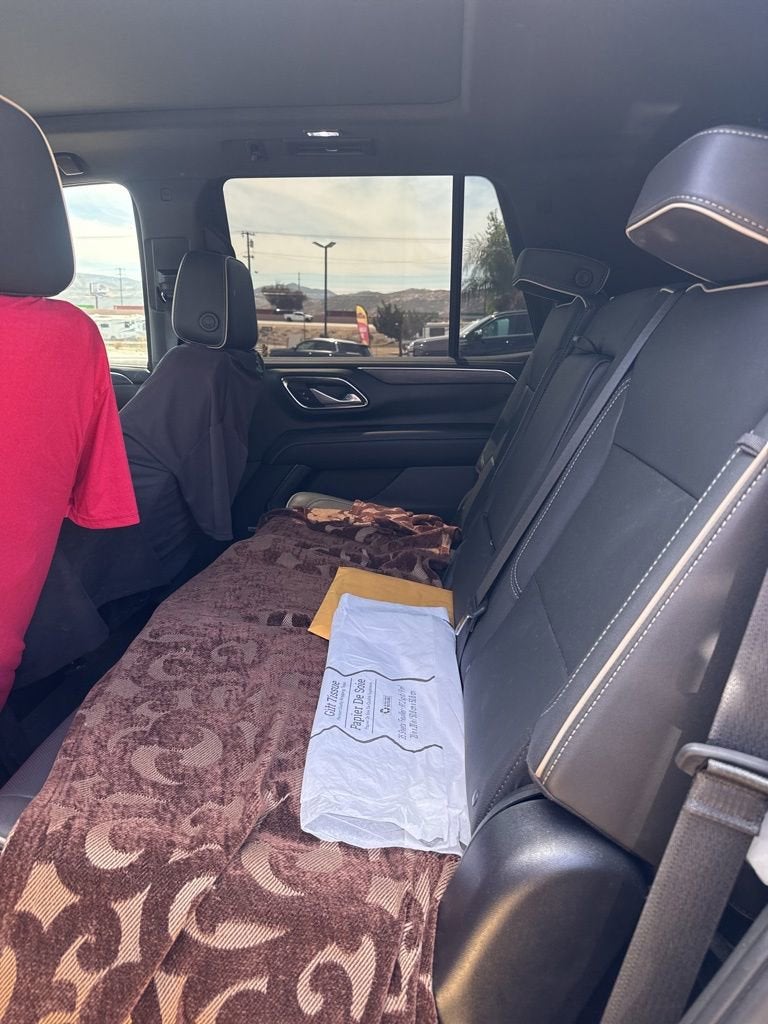 2023 GMC Yukon SLT