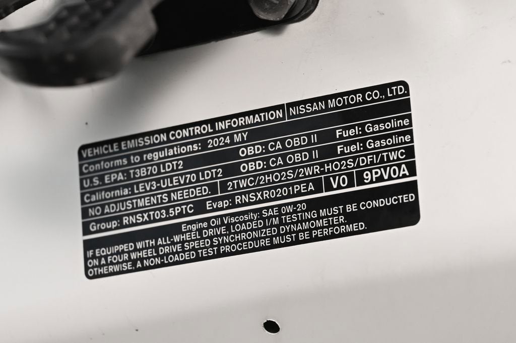 2024 Nissan Pathfinder SV