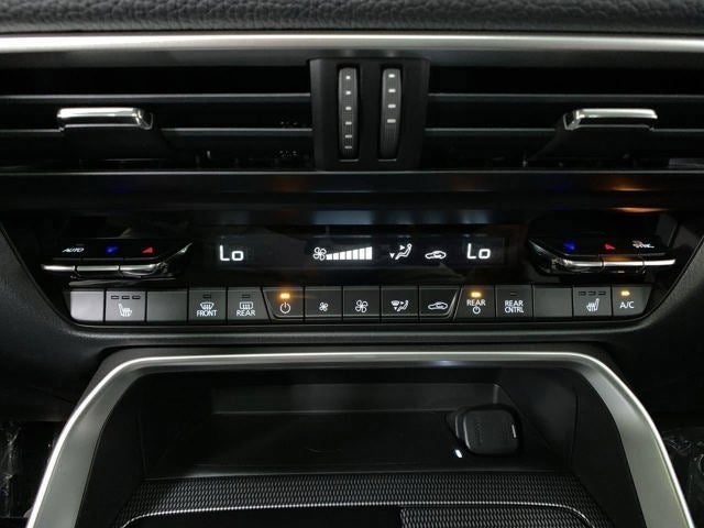 2025 Mazda Mazda CX-70 Plug-In Hybrid Premium AWD