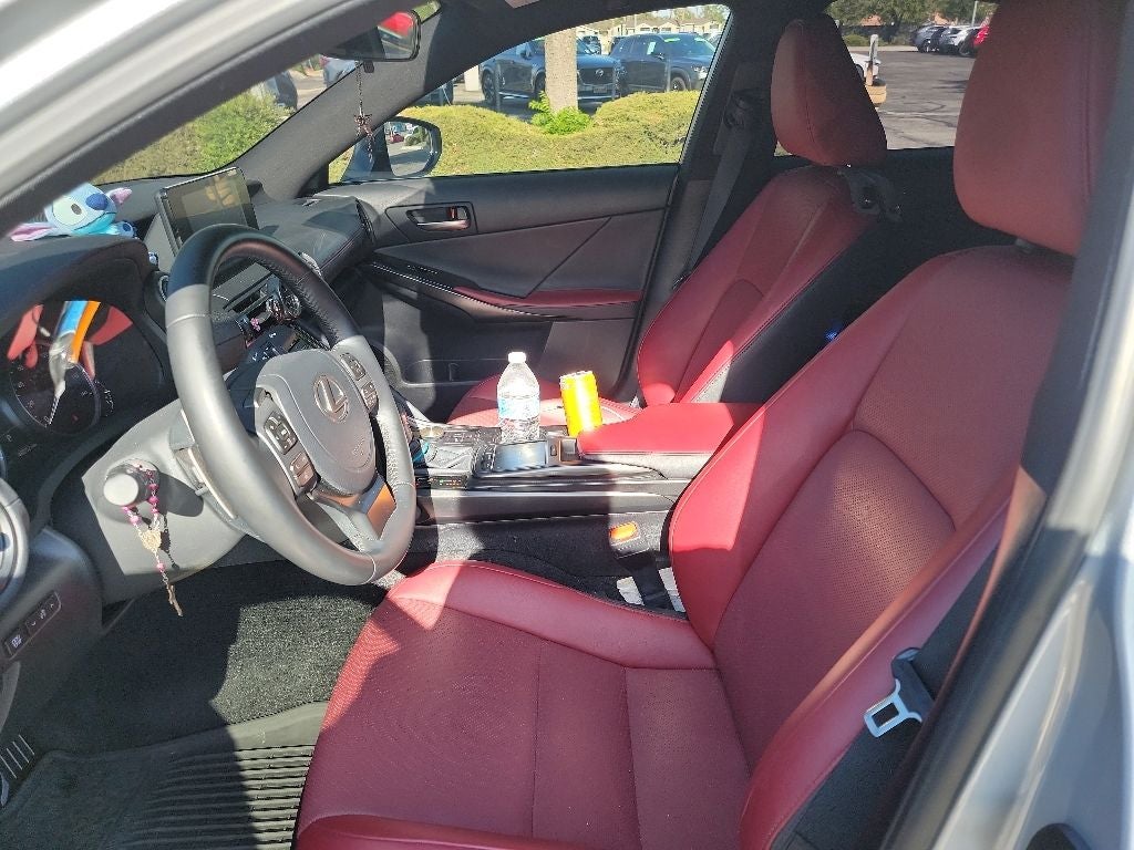 2025 Lexus IS 300